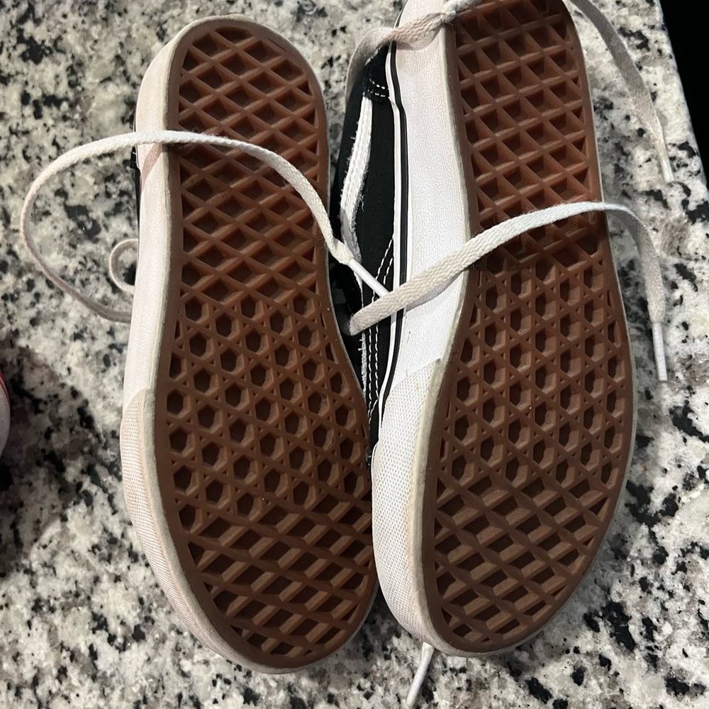 Kids vans size 1.5. - Picture 4 of 4